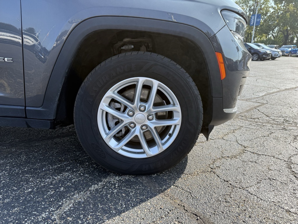 2021 Jeep Grand Cherokee Laredo photo 8