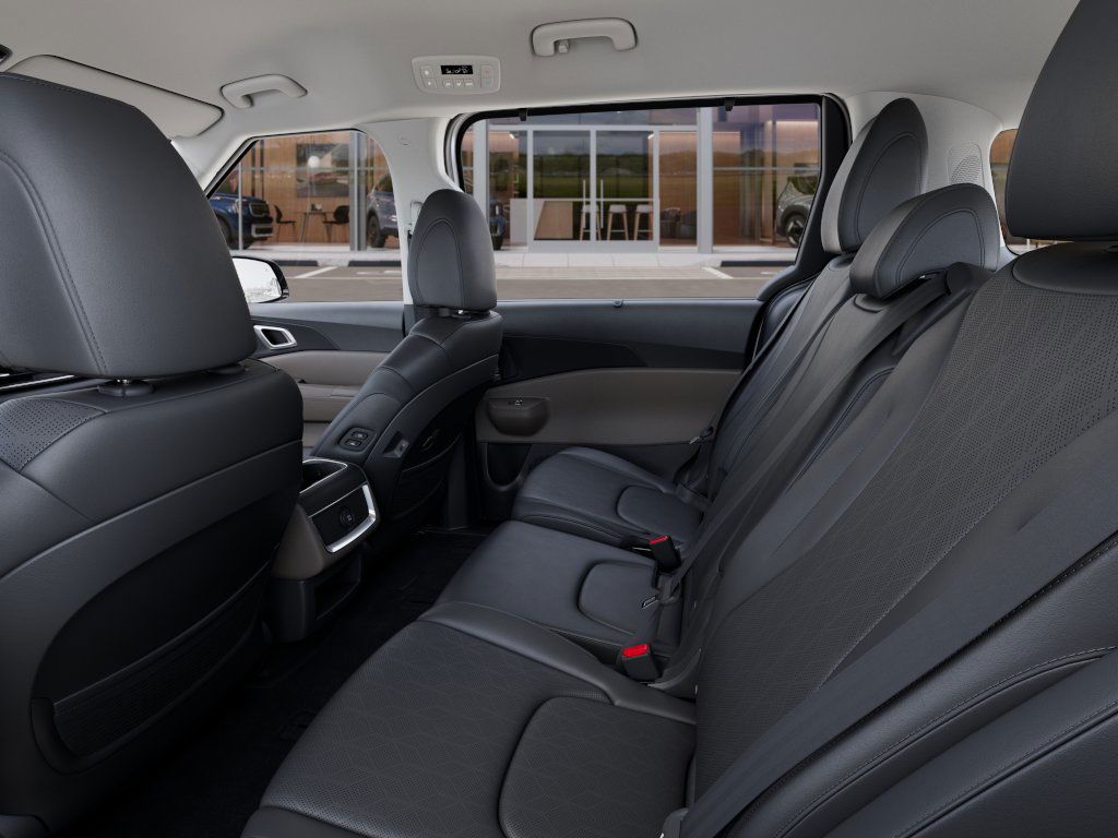 2026 Kia Carnival EX photo 17