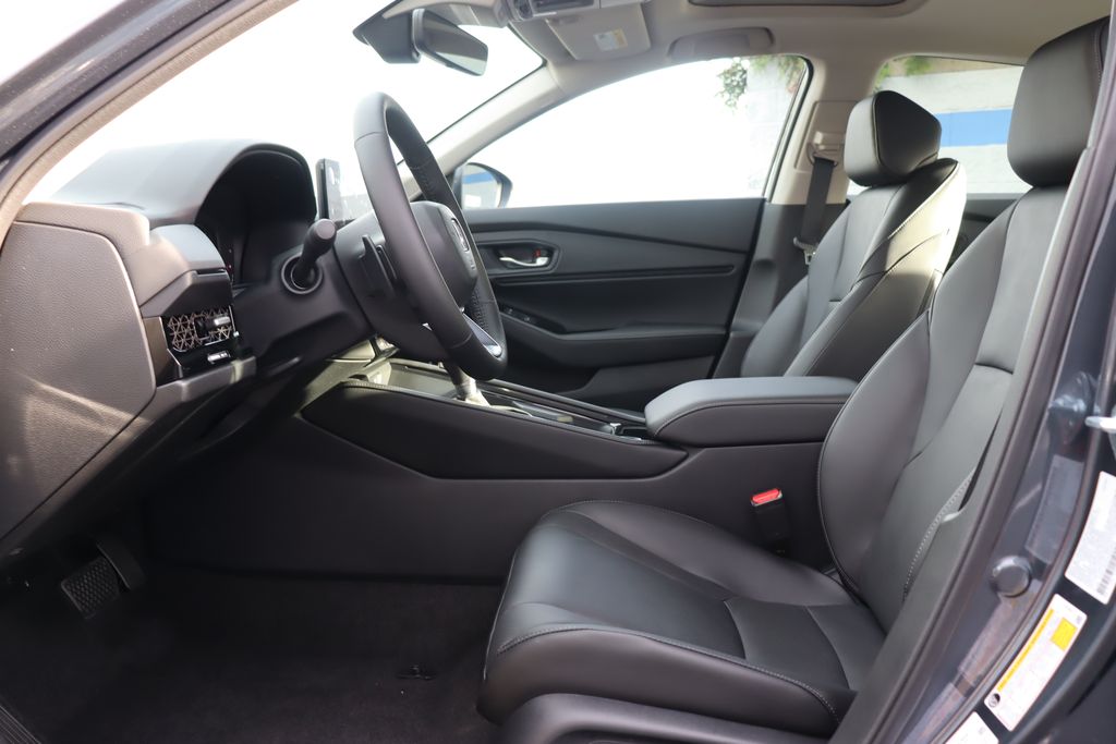 2025 Honda Accord Touring photo 29
