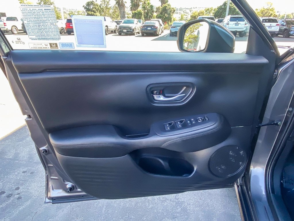 2025 Honda HR-V LX photo 19