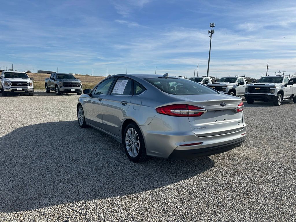 2020 Ford Fusion Hybrid SE photo 4