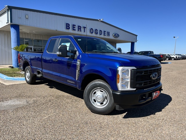 2026 Ford F-350 Super Duty XL's photo