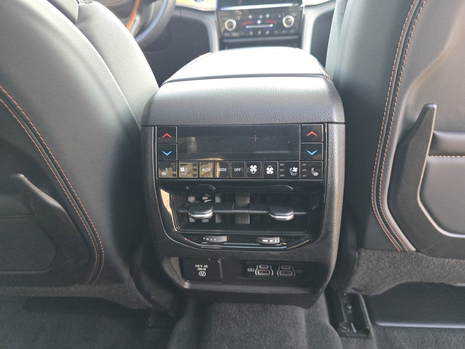 2021 Jeep Grand Cherokee L Summit Reserve photo 23