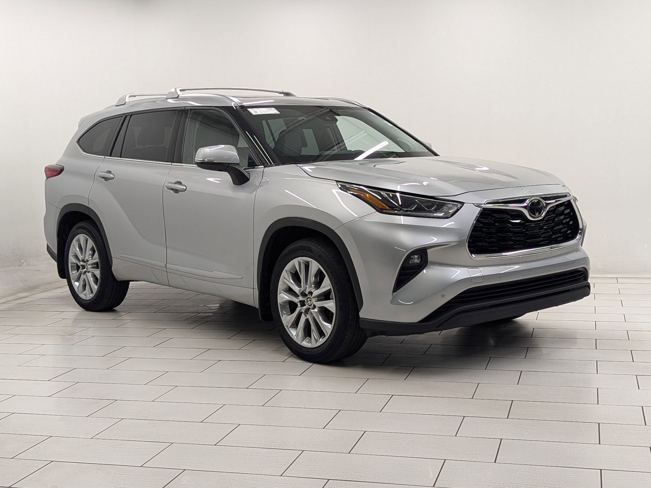 2020 Toyota Highlander Limited photo 5