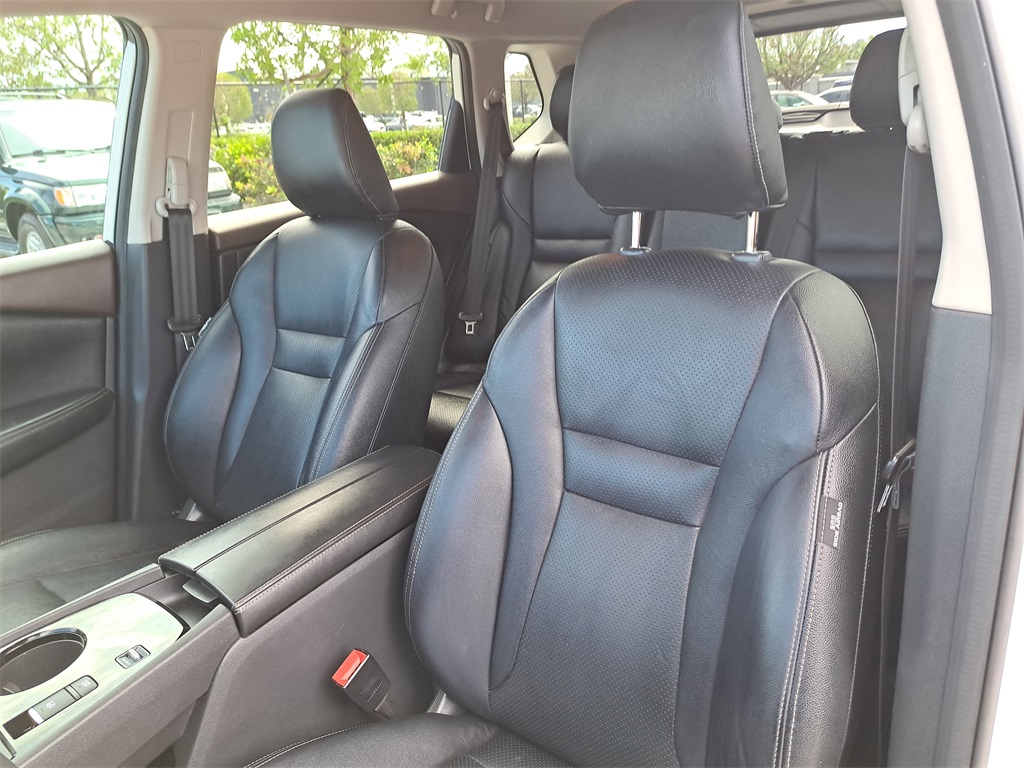 2021 Nissan Rogue SV photo 19