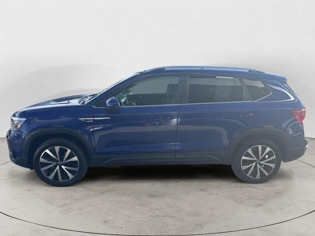 2022 Volkswagen Taos SE photo 3