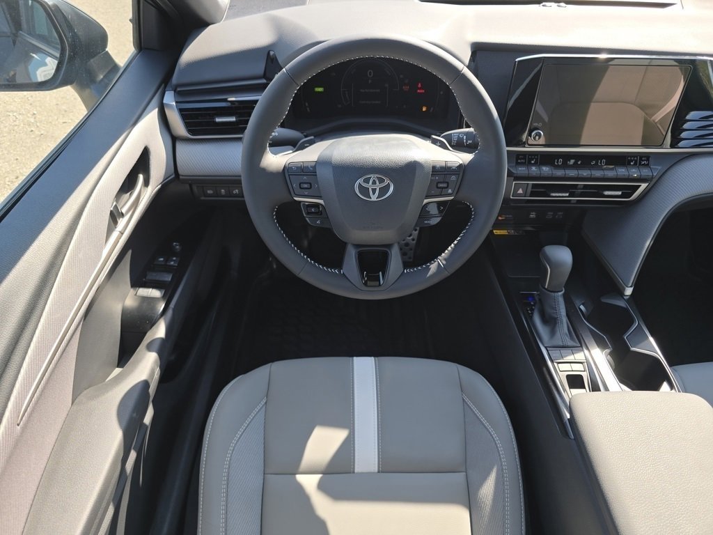2026 Toyota Camry SE photo 12
