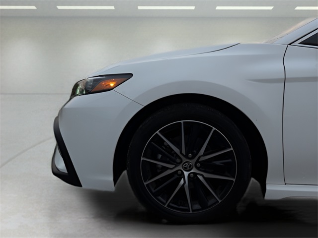 2024 Toyota Camry SE photo 2