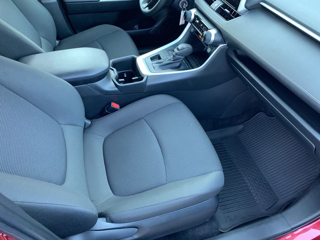 2024 Toyota RAV4 LE photo 15