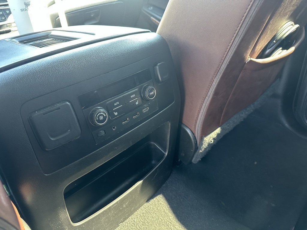 2019 Chevrolet Suburban Premier photo 6