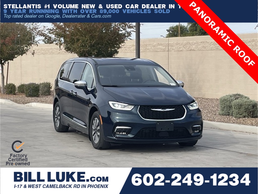 2022 Chrysler Pacifica Hybrid Limited's photo