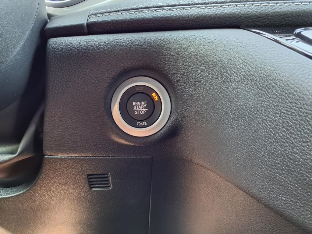 2026 Chrysler Pacifica photo 19