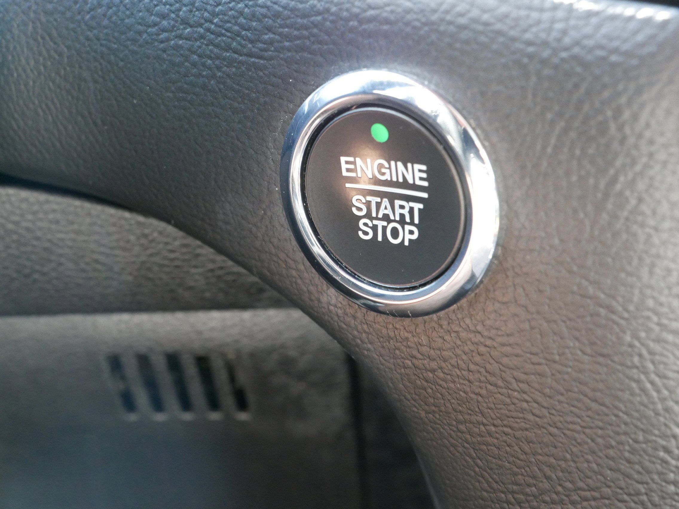 2019 Ford Edge Titanium photo 25