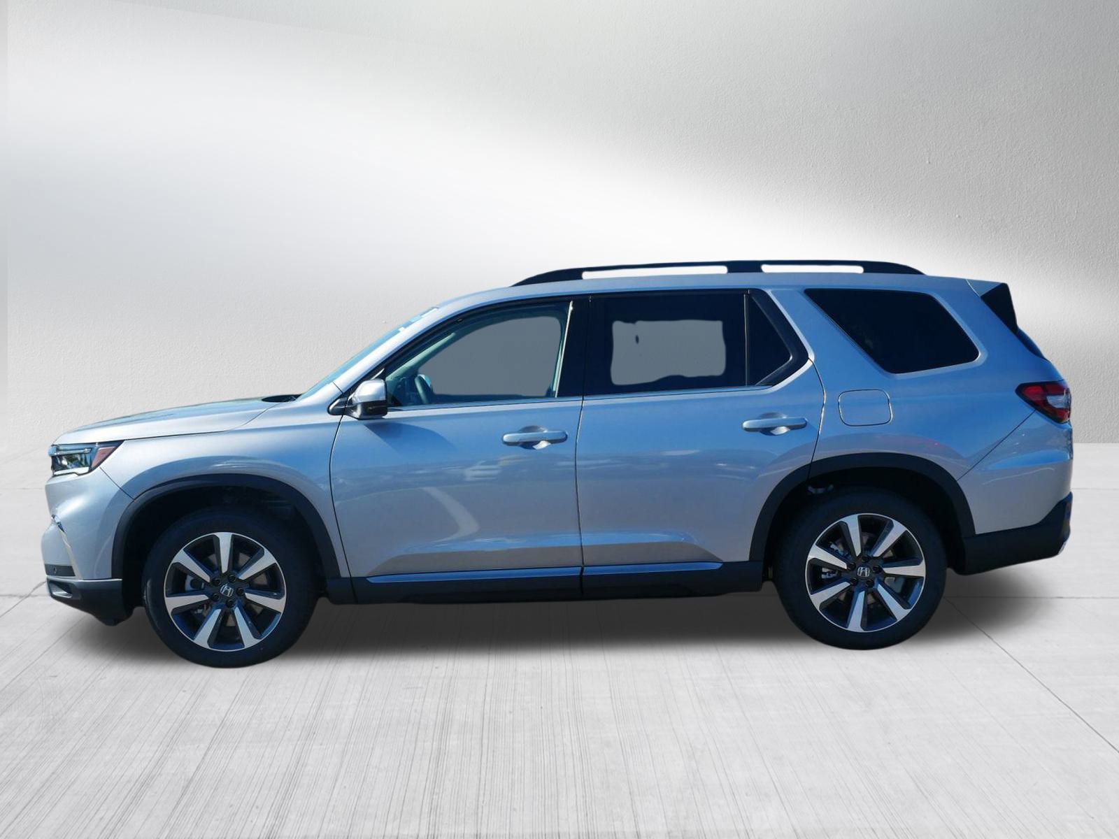 2025 Honda Pilot Touring photo 4