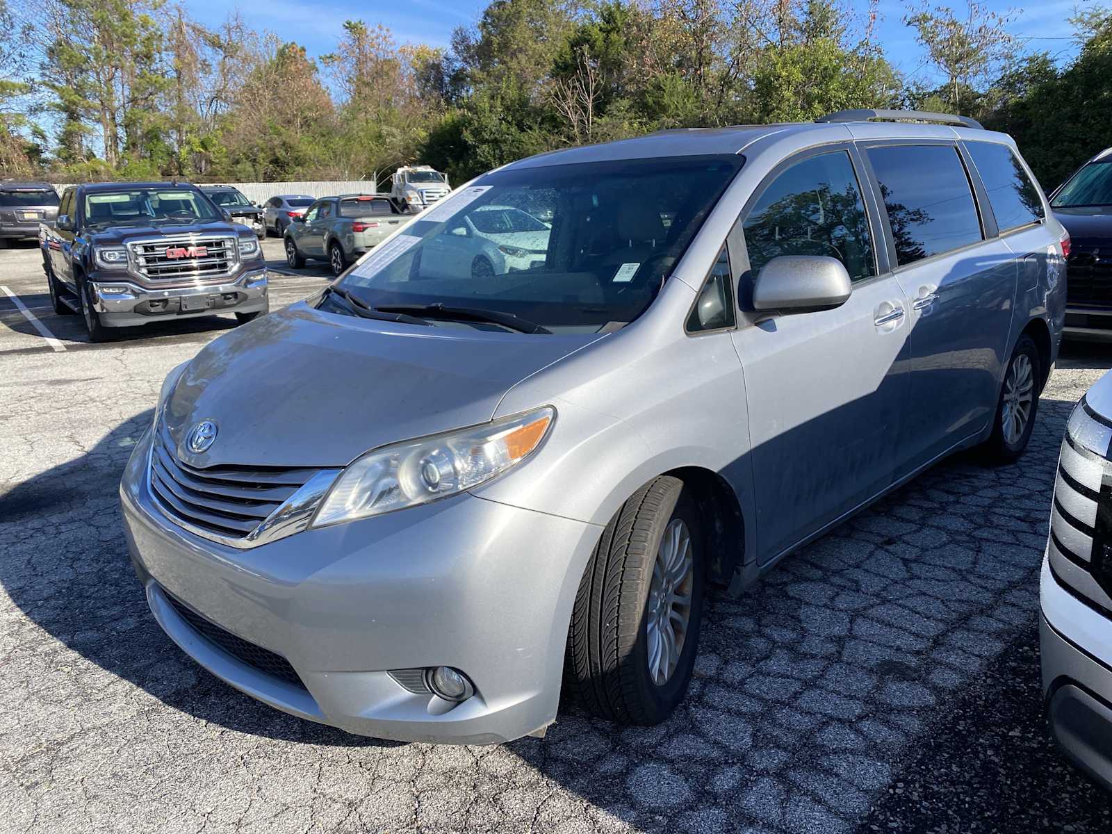 2015 Toyota Sienna XLE Premium photo 4