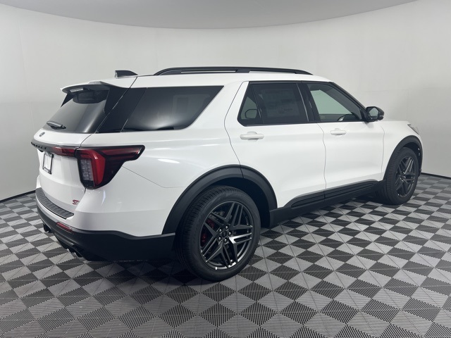2025 Ford Explorer ST photo 2