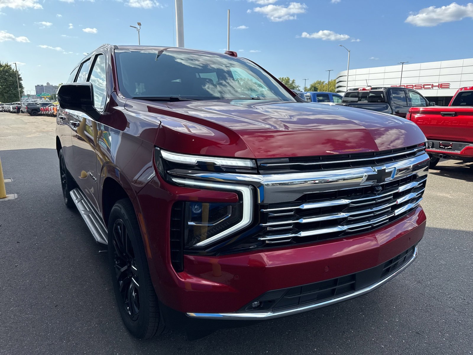 2025 Chevrolet Tahoe Premier photo 2