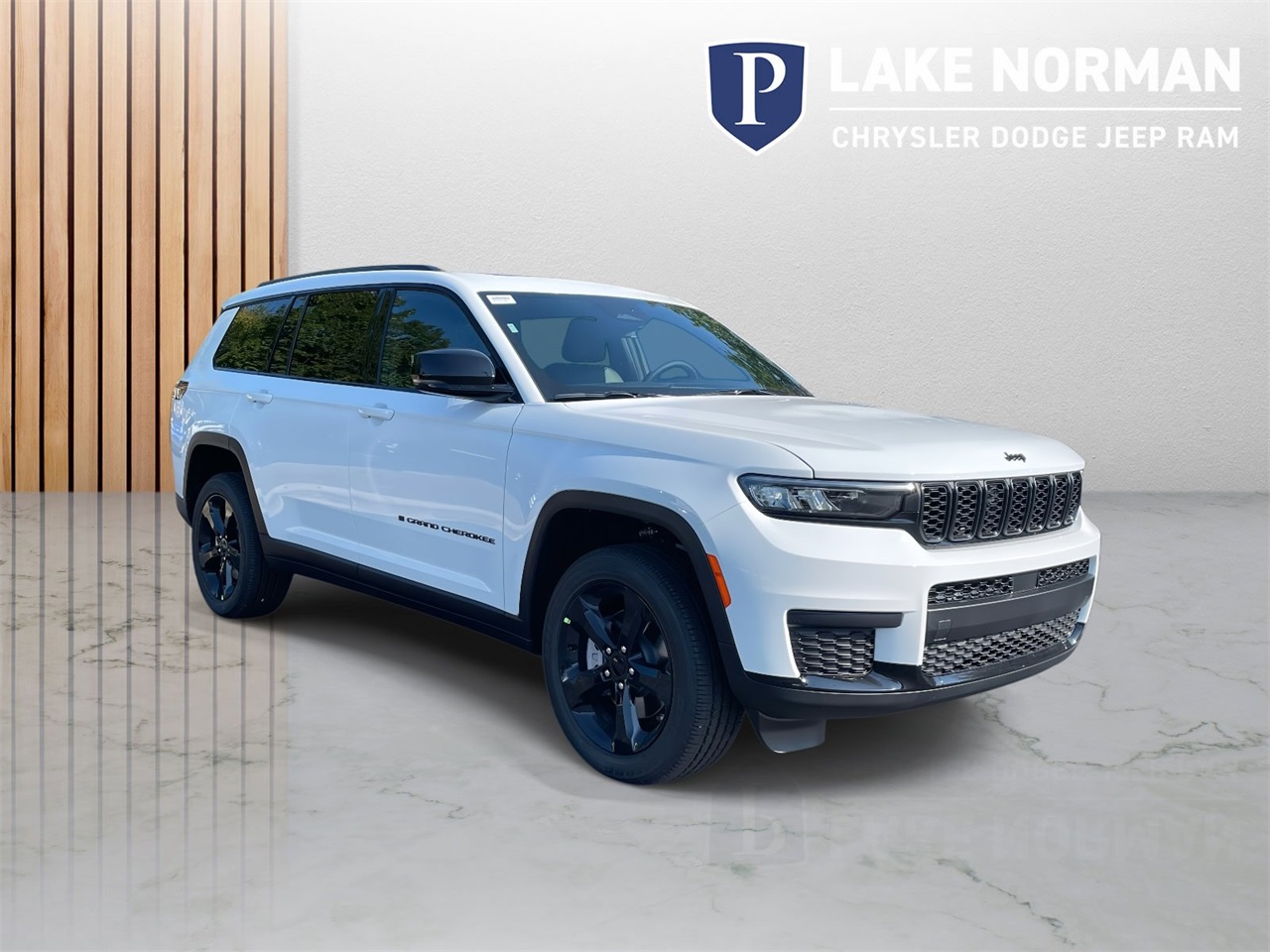2025 Jeep Grand Cherokee Altitude X photo 2