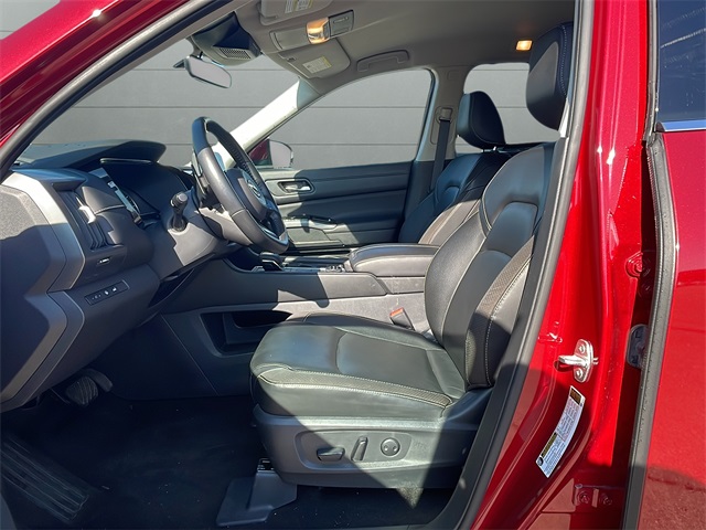 2023 Nissan Pathfinder SL photo 6