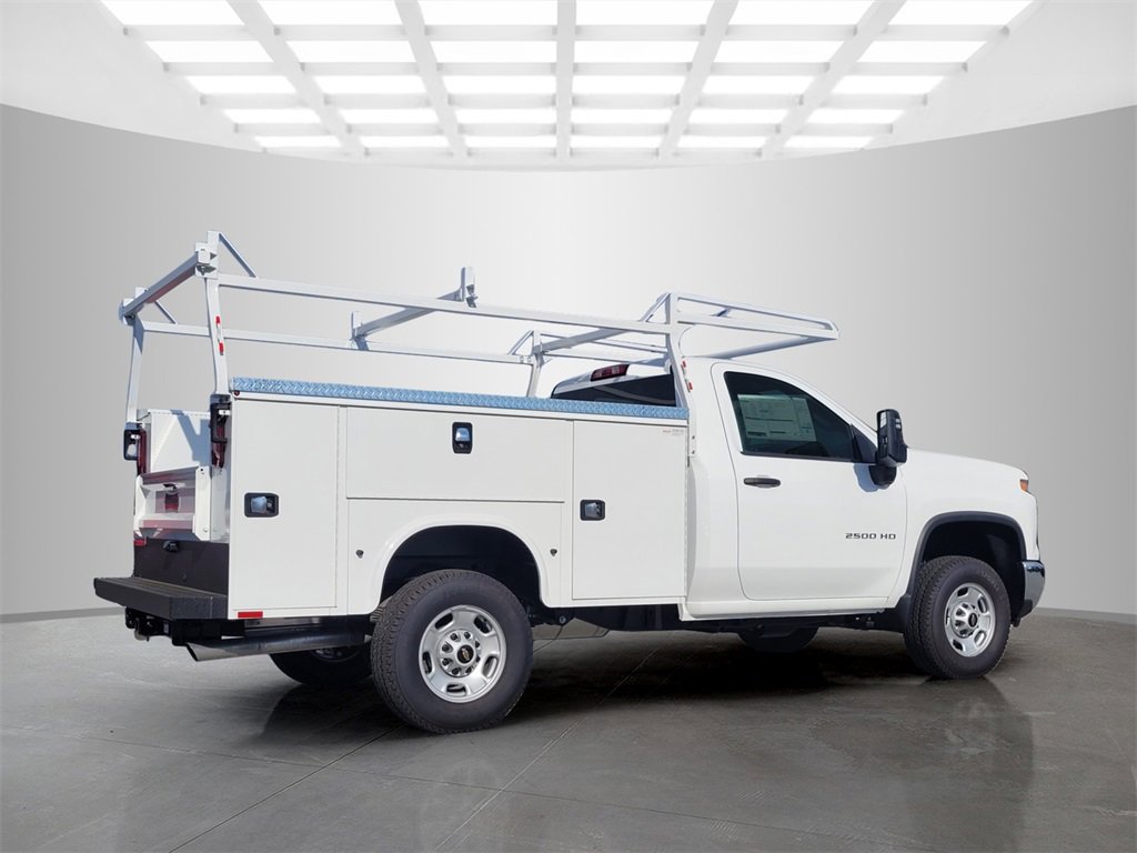 2024 Chevrolet Silverado 2500HD photo 2