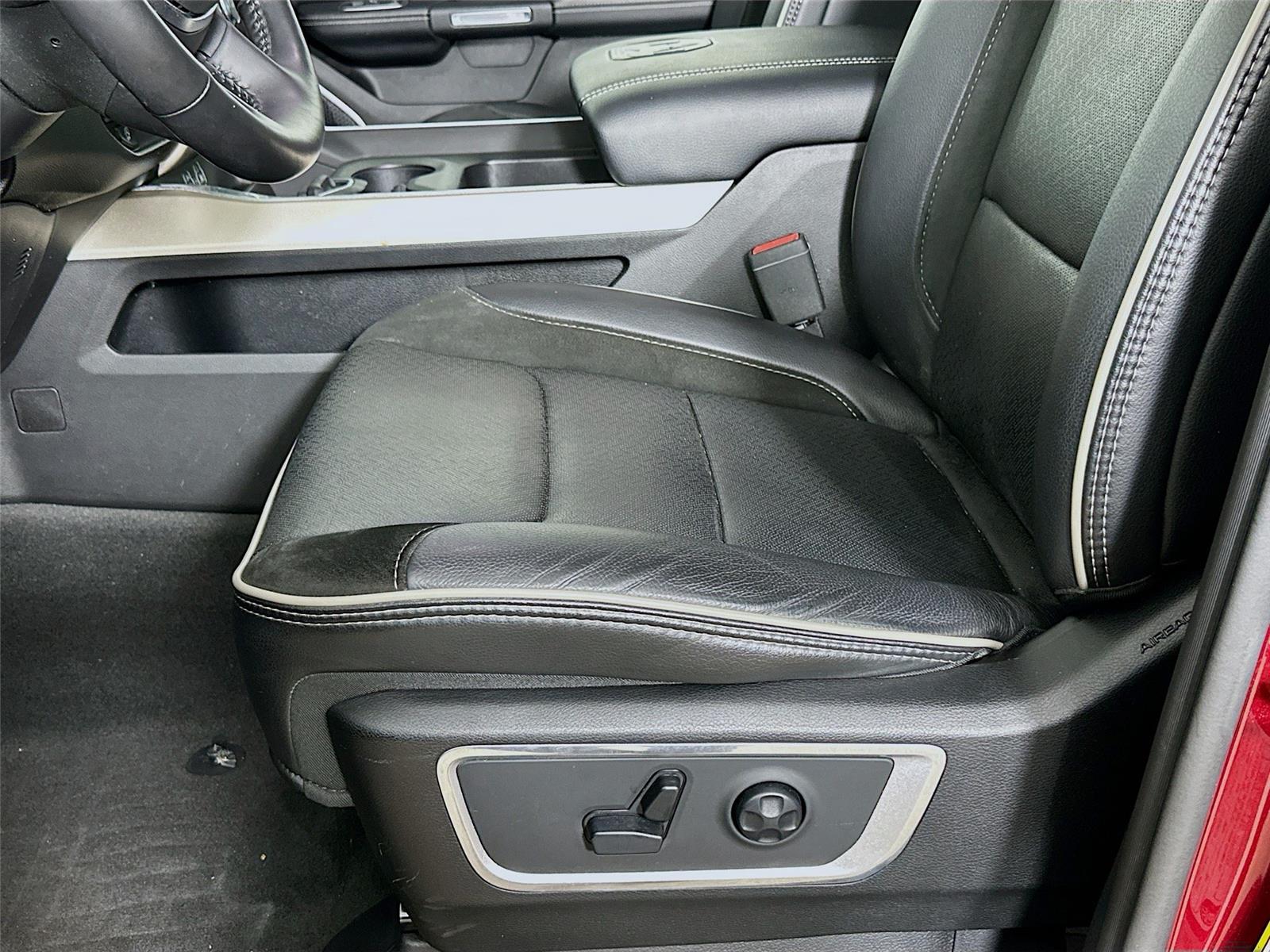 2020 Ram 1500 Laramie photo 18