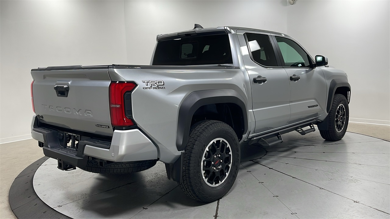 2024 Toyota Tacoma TRD photo 5