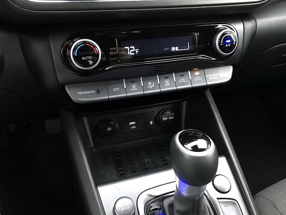 2023 Hyundai Kona SEL photo 17