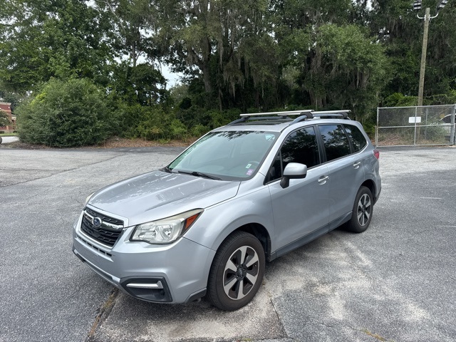 2017 Subaru Forester 2.5i Premium photo 2