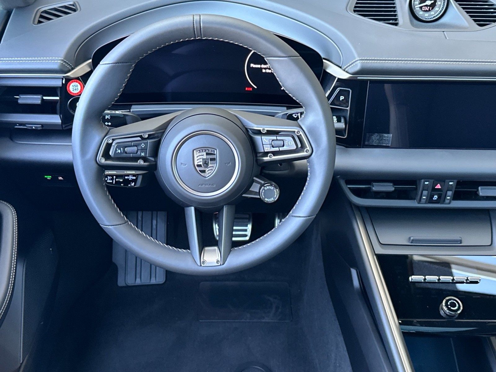2025 Porsche Macan Turbo Electric photo 14