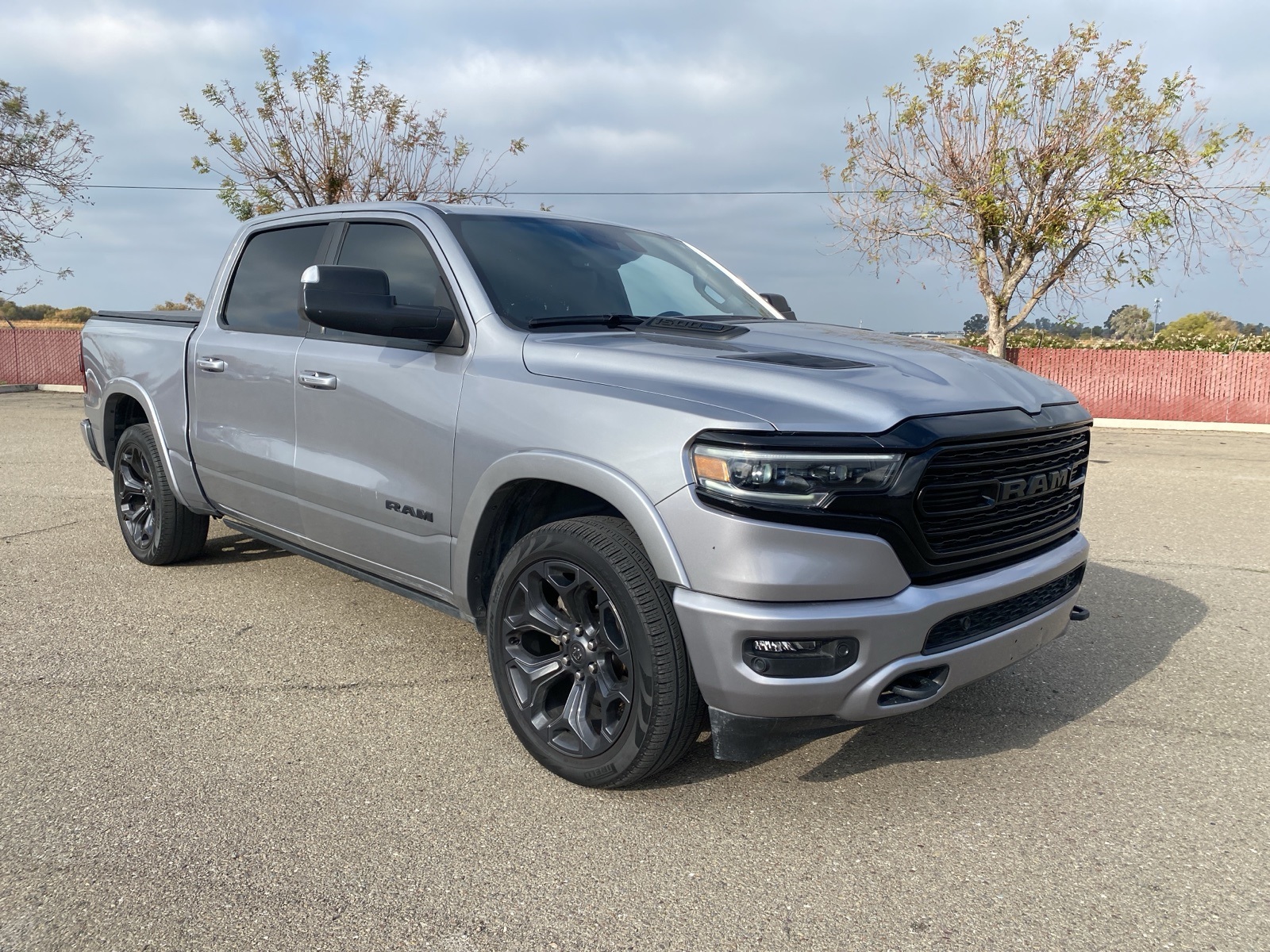 2022 Ram 1500 Limited photo 3