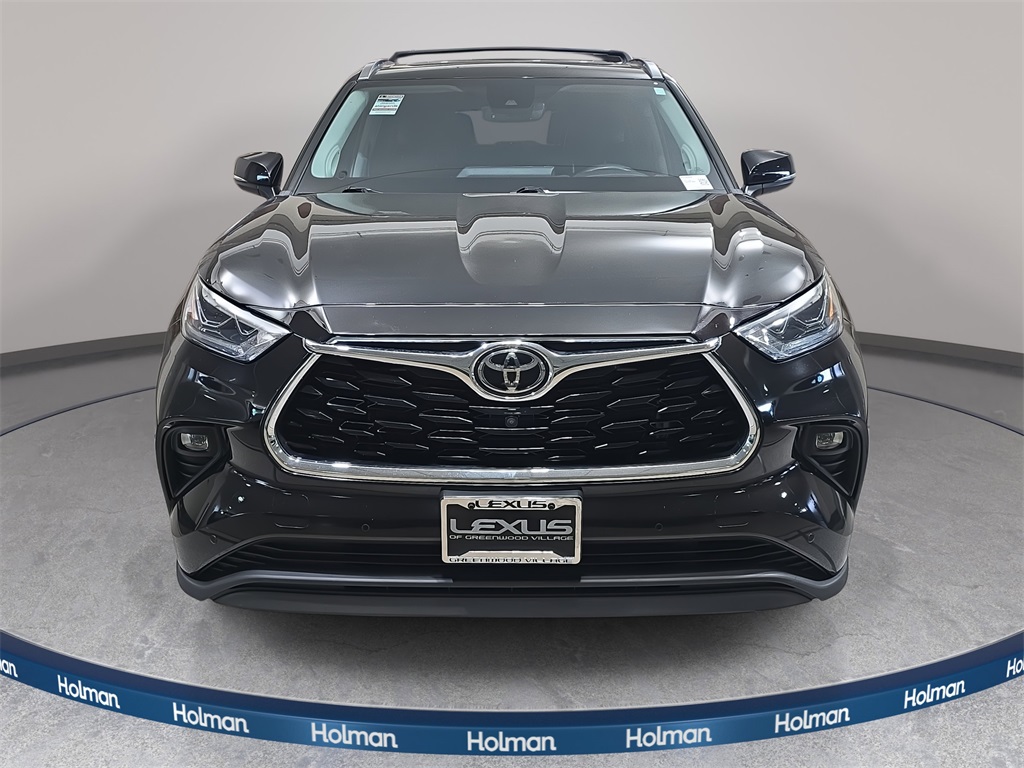 2022 Toyota Highlander Limited photo 3