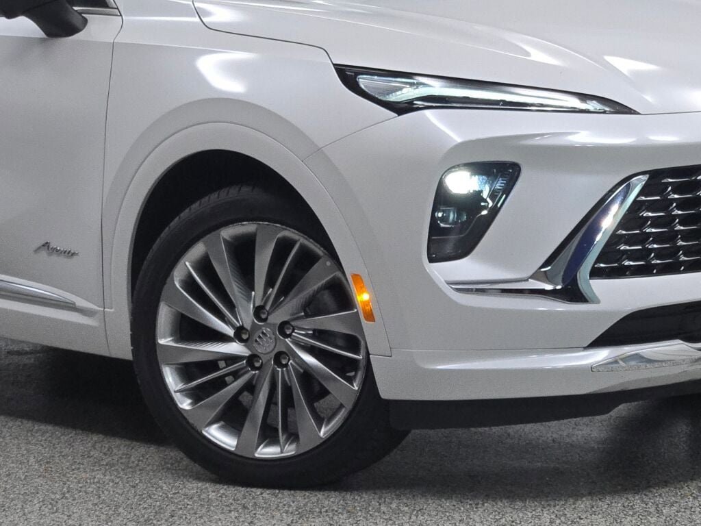 2024 Buick Envision Avenir photo 3
