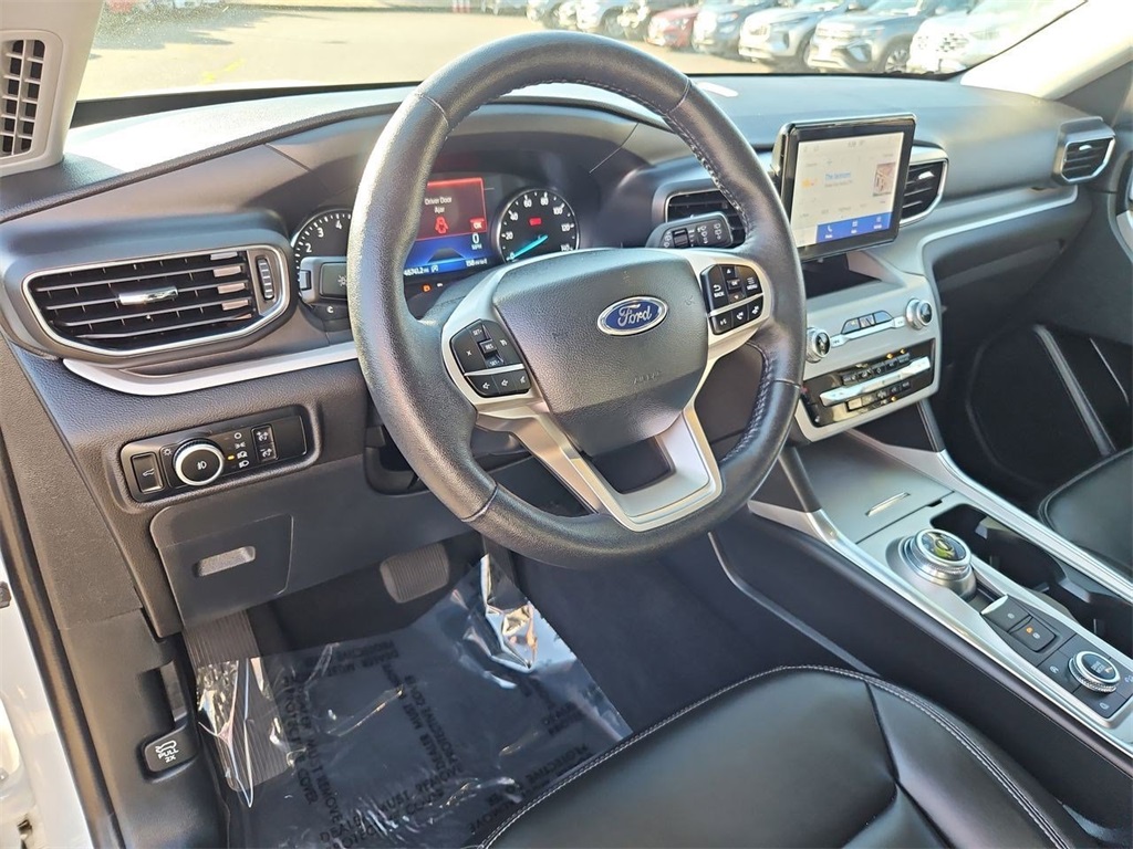 2024 Ford Explorer XLT photo 12
