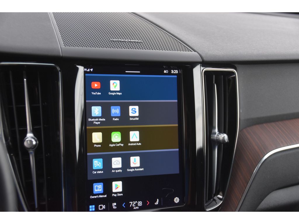 2023 Volvo XC60 B5 Plus photo 20
