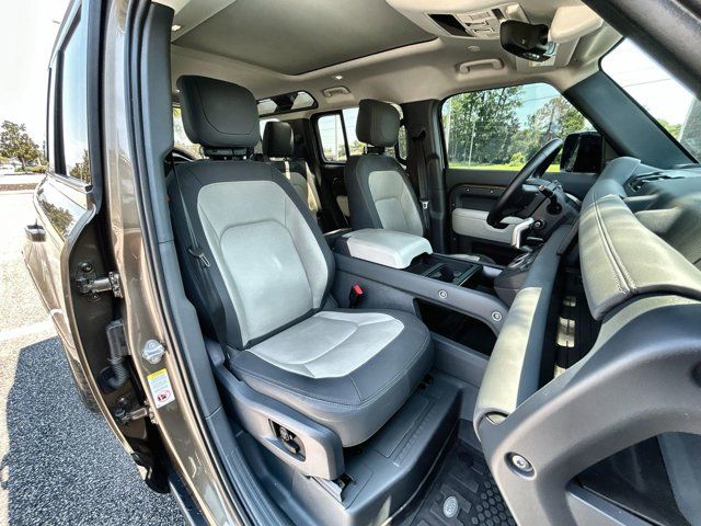 2024 Land Rover Defender 110 X-Dynamic SE photo 19