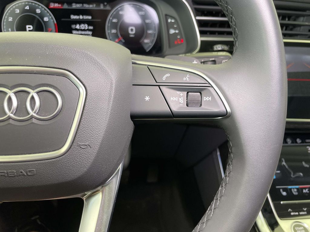 2021 Audi Q7 55 Prestige photo 36