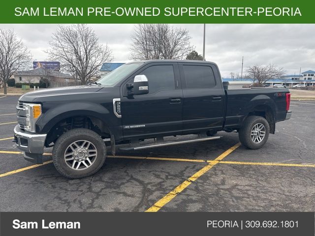 2017 Ford F-250 Super Duty Lariat's photo