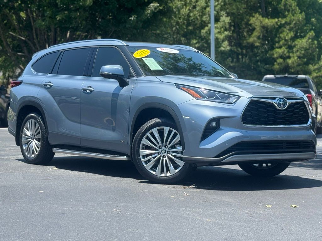 2023 Toyota Highlander Hybrid Platinum photo 2