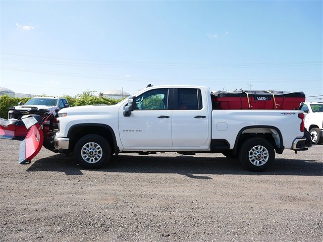 2025 Chevrolet Silverado 2500HD photo 3