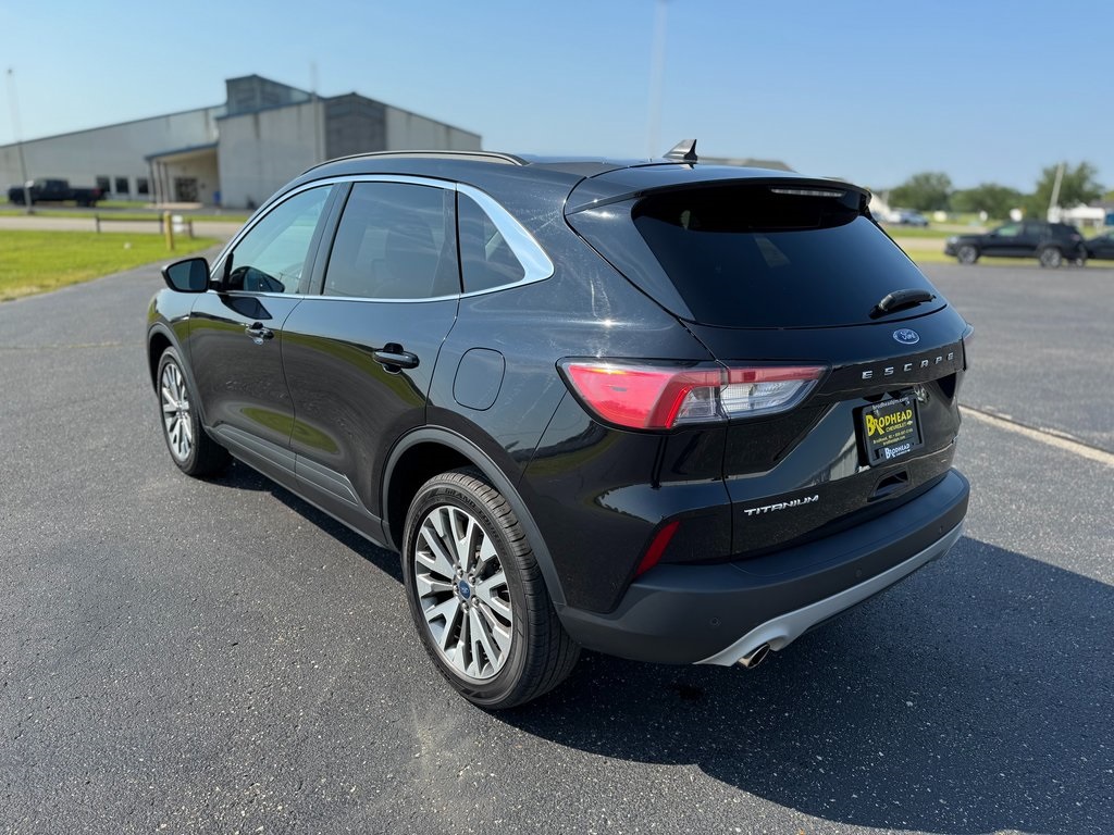 2022 Ford Escape Titanium photo 3