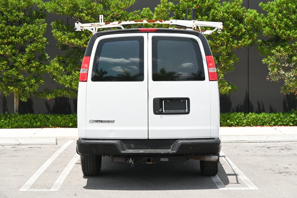 2018 Chevrolet Express 2500 Work Van photo 4