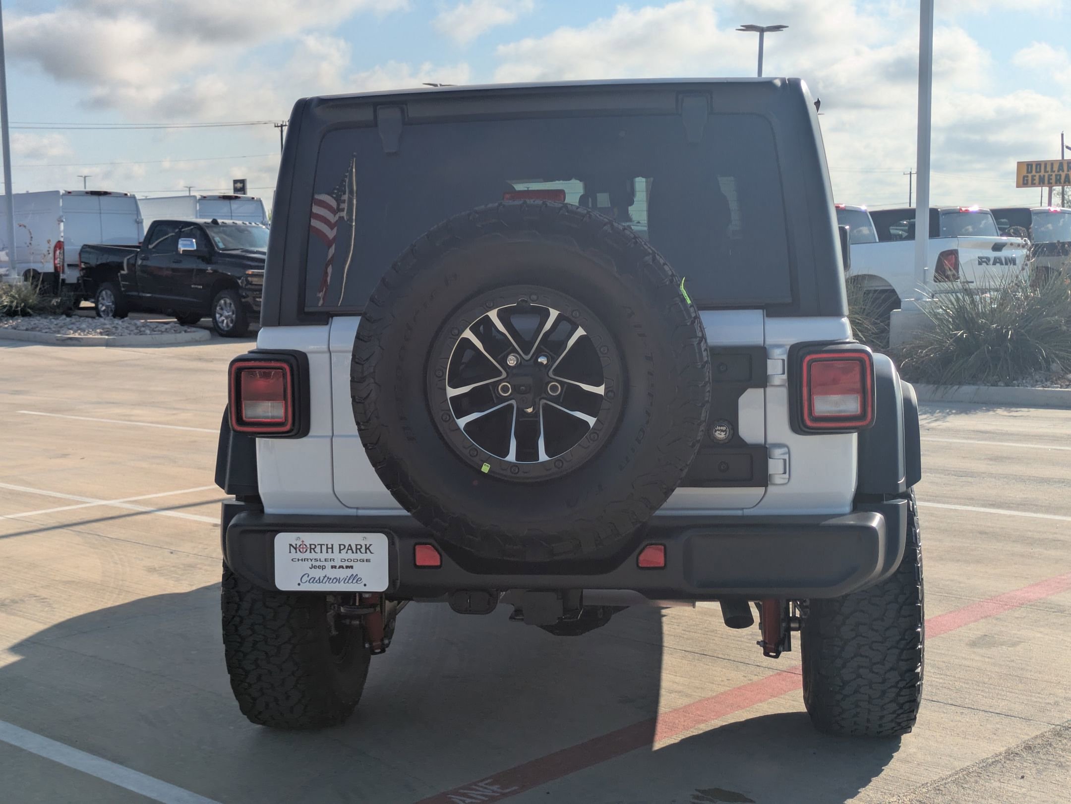 2025 Jeep Wrangler Willys photo 4