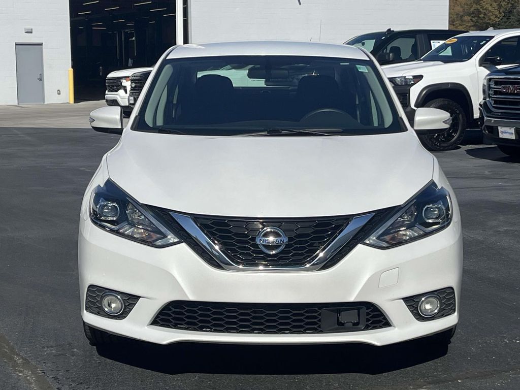 2019 Nissan Sentra SR photo 2