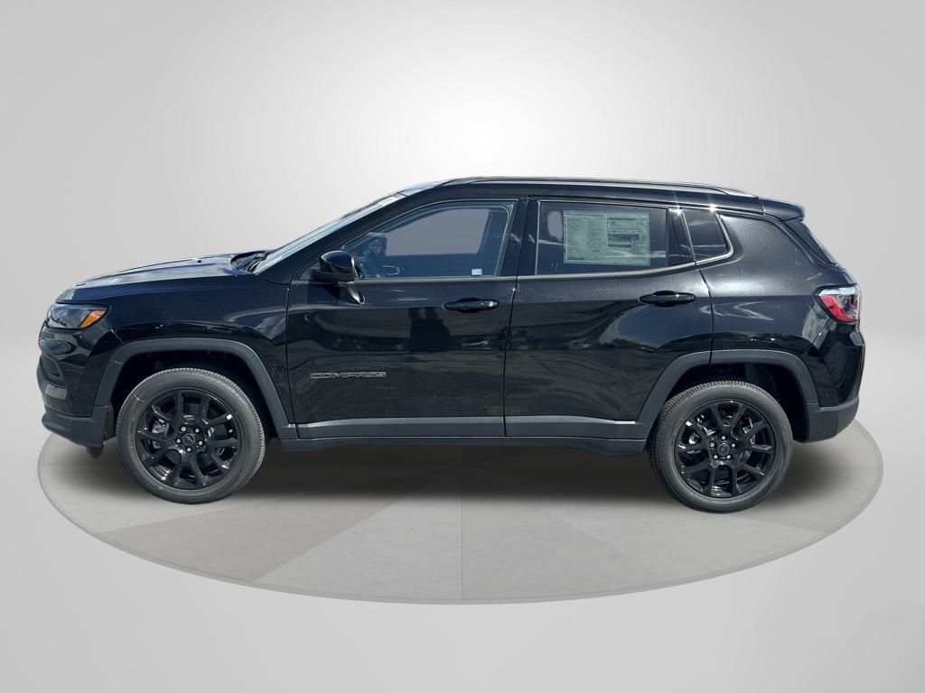 2026 Jeep Compass Latitude Altitude photo 4
