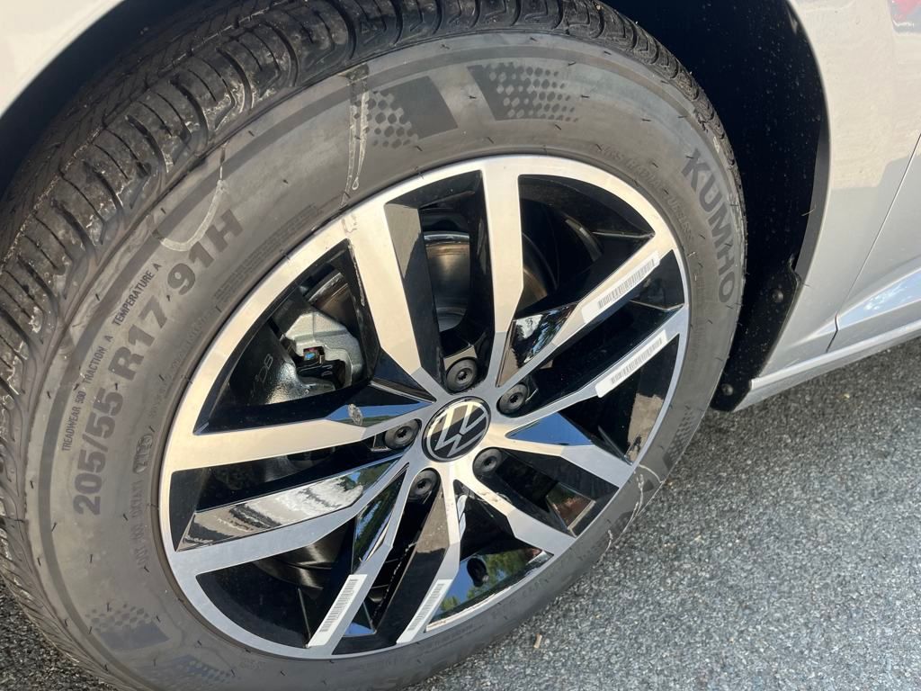 2025 Volkswagen Jetta 1.5T SE photo 2