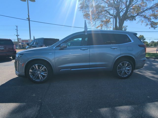 2025 Cadillac XT6 Premium Luxury photo 3