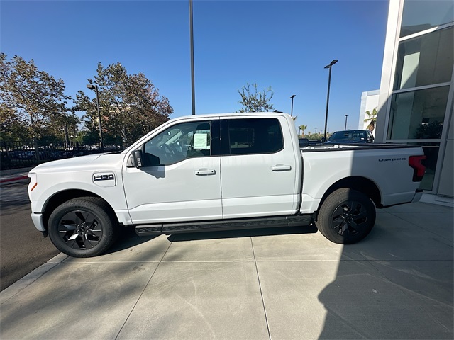 2025 Ford F-150 Lightning photo 4