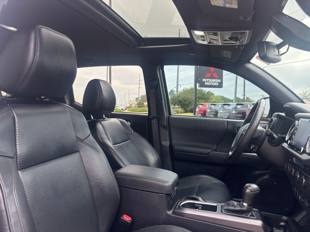 2023 Toyota Tacoma TRD Off-Road photo 17