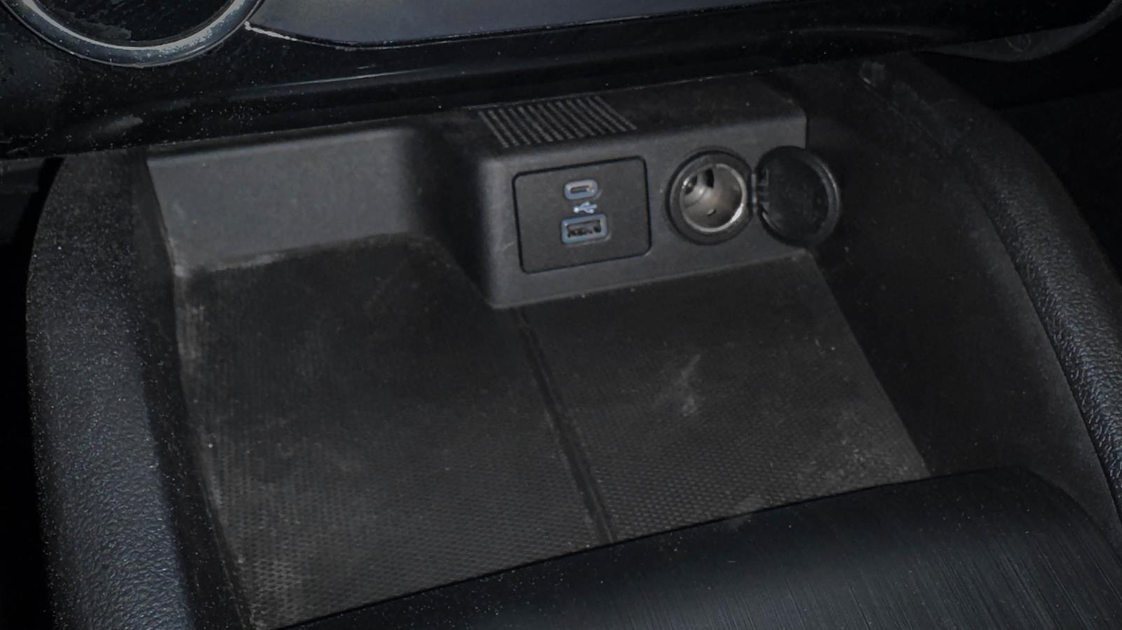 2022 Ford Escape S photo 3