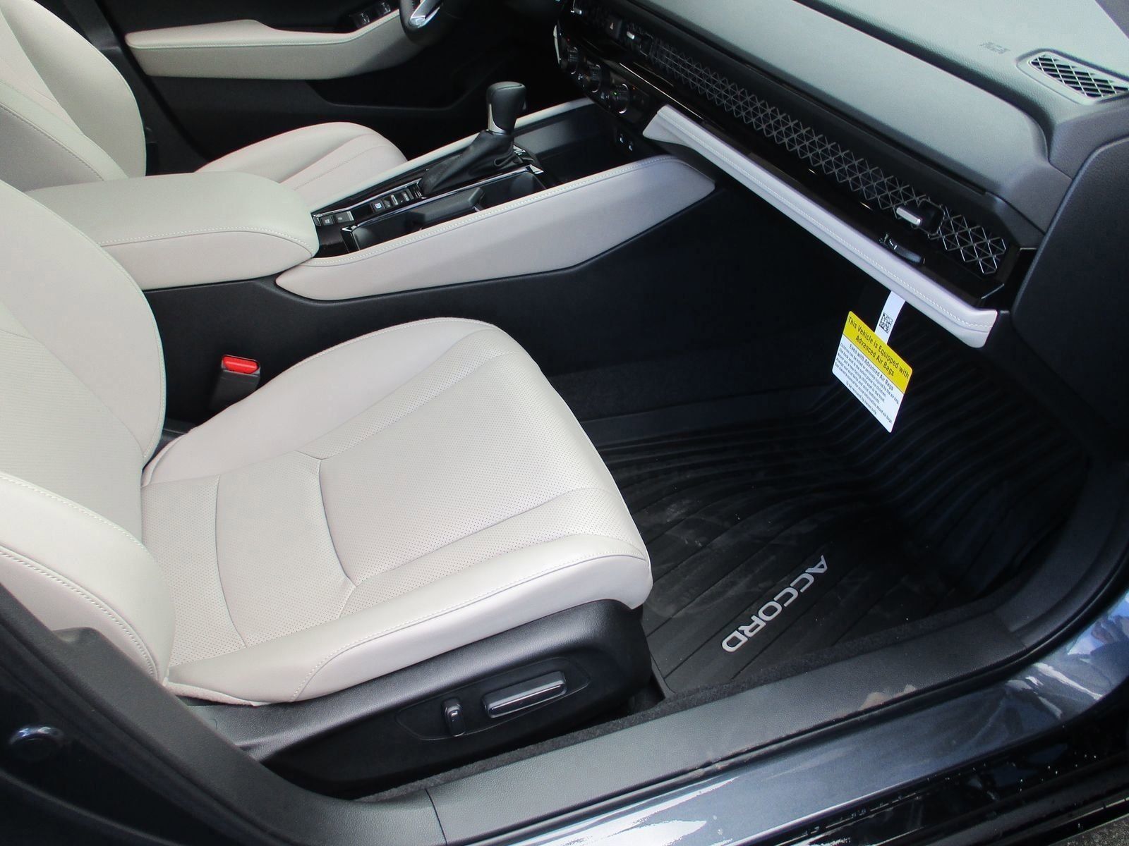 2025 Honda Accord Hybrid Touring photo 28